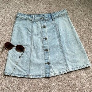 H&M Button-down Denim Skirt. NWT!